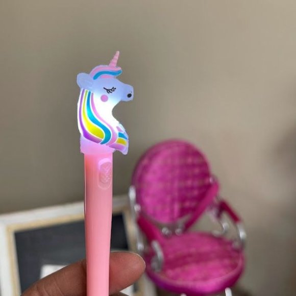 Light up Unicorn Pen - Picture 2 of 5